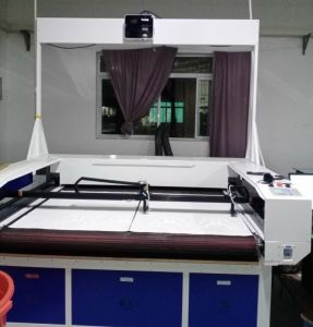 Máy laser cắt vải tự động
