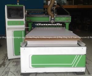 Máy CNC 1325 thay dao tự động