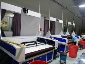 Máy cắt laser vải trong ngành may