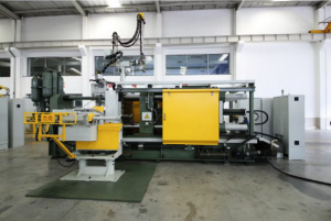 Máy đúc khuôn LK 630 tấn